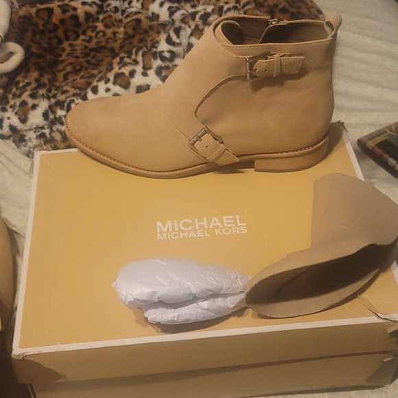 Michael Kors anclet boot - Picture 4 of 5